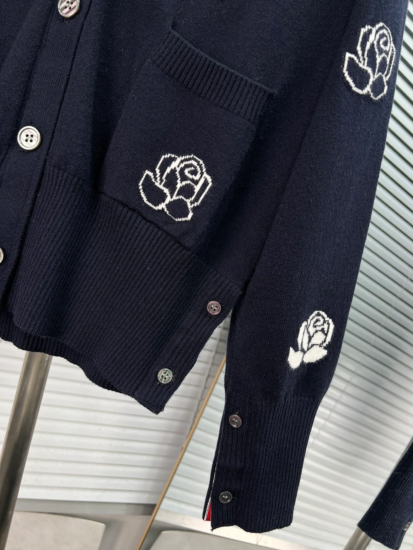 THOM BROWNE🇳🇱 V ： ：Cream White Gray Blue Sizes：0.1.2（S.M.L）